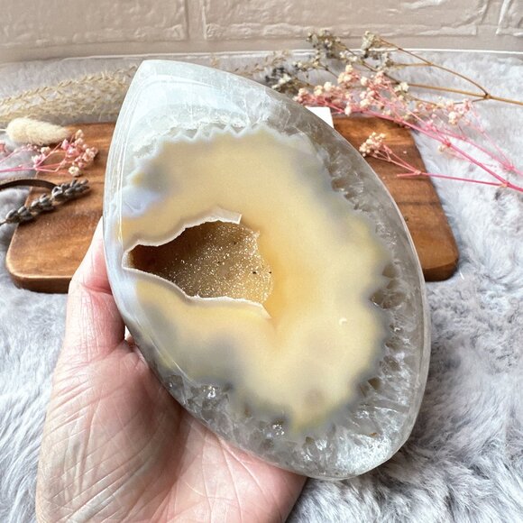 Gorgeous Large Agate with Druzy Flame/Free Form - Picture 4 of 6